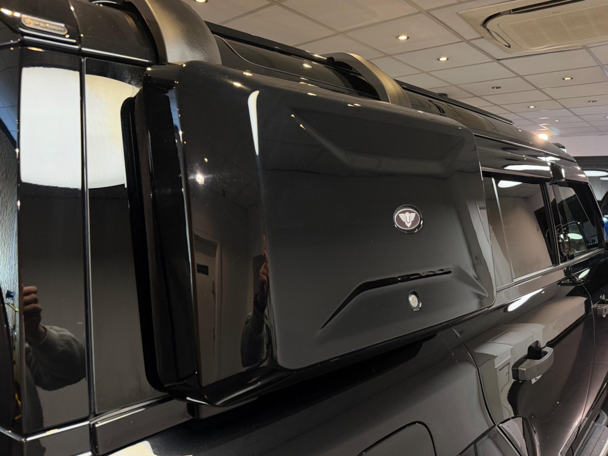 Land Rover Defender 110